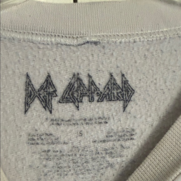 Def Leppard Gray Crewneck Sweater - Picture 2 of 4